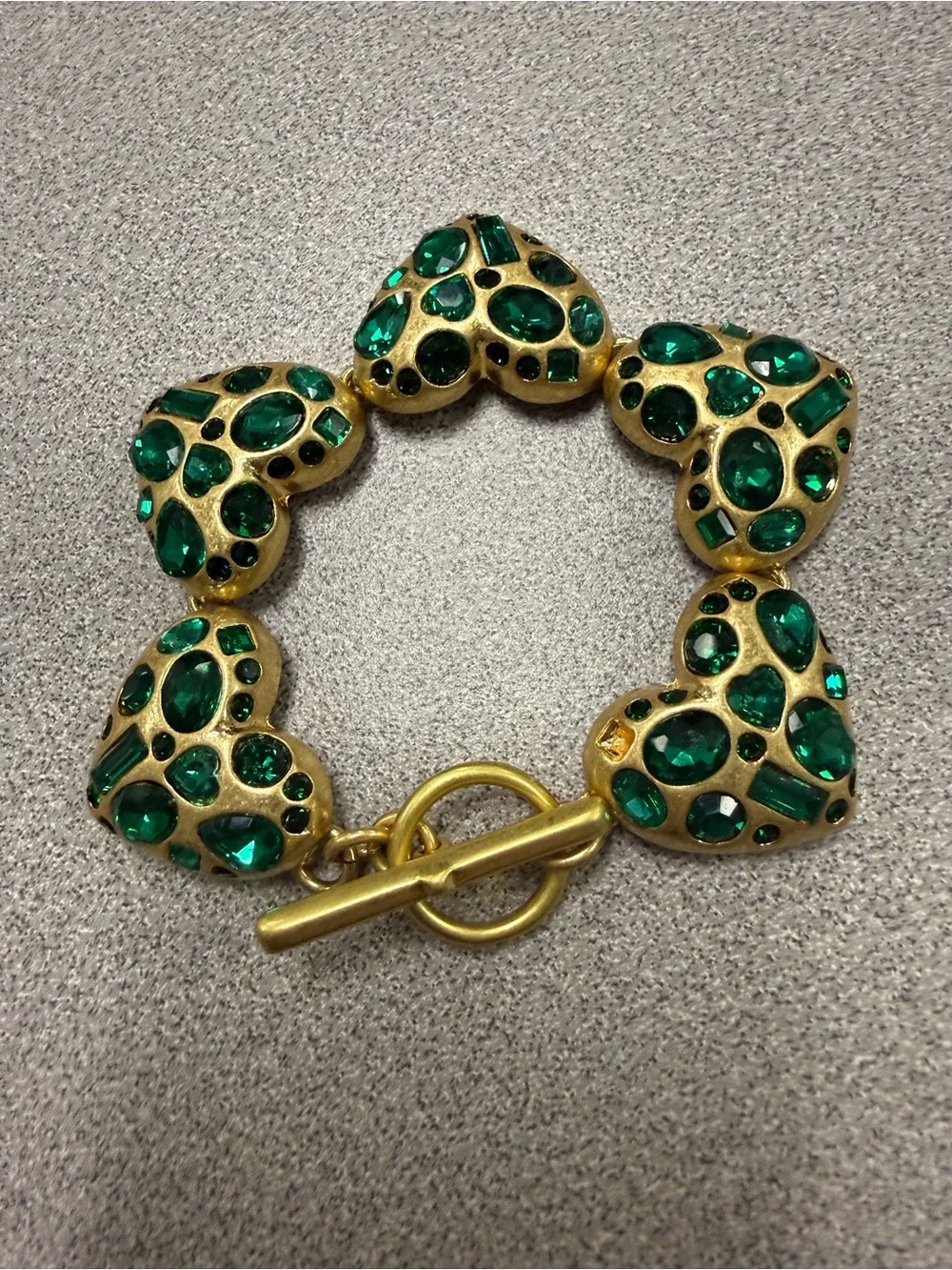 Oscar de la Renta Gold-Tone Bracelet with Emerald Green Hearts - Picture 1 of 6